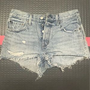 501 Levi shorts